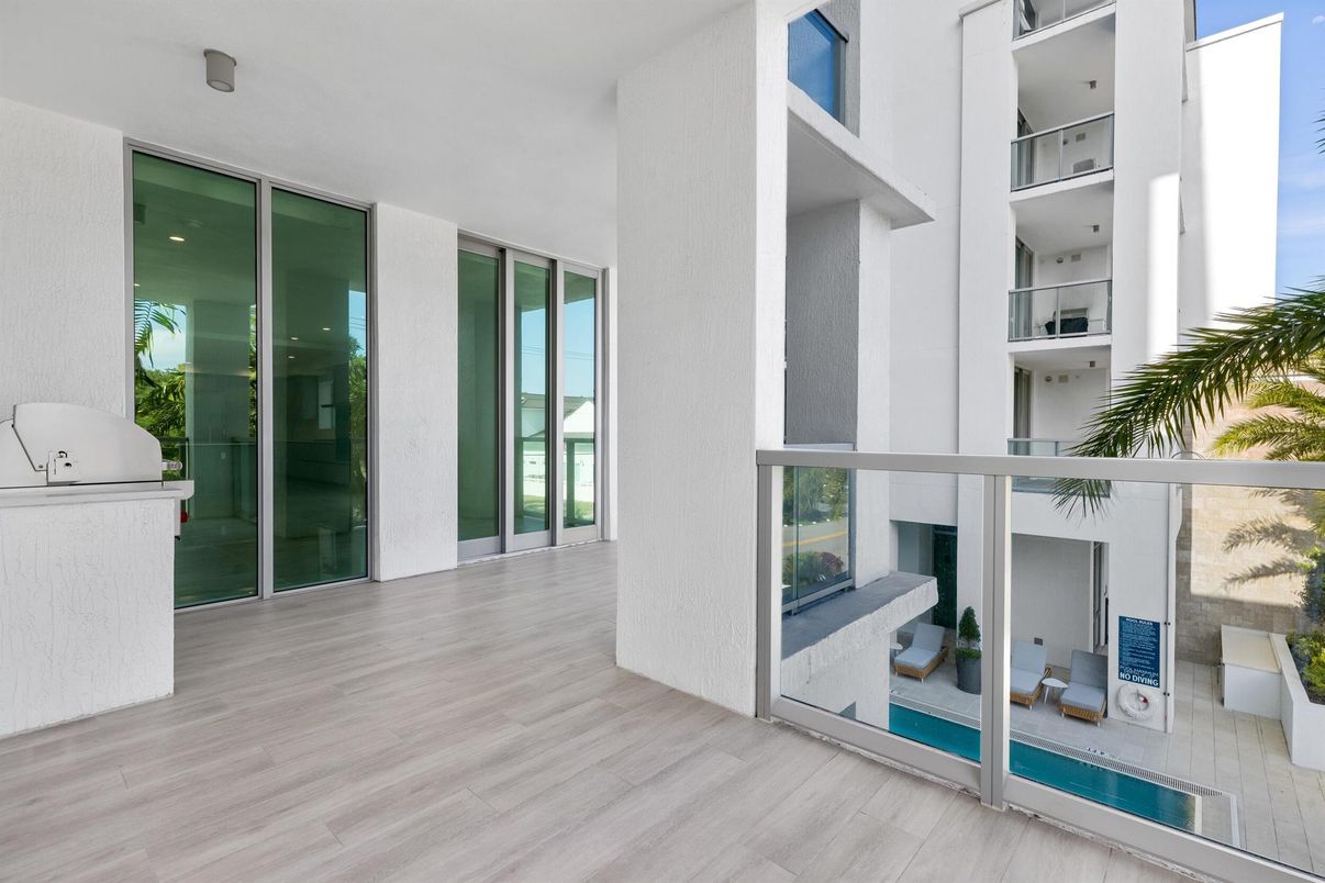 Exterior, Wood Texture Flooring