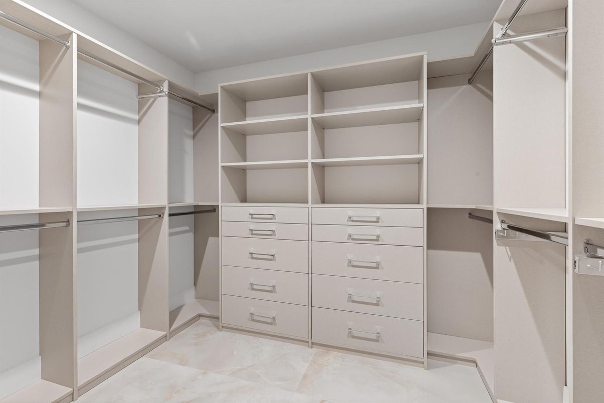 Interior, Walk-in Closets