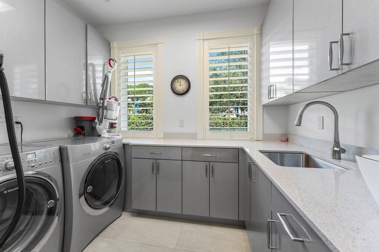 Interior, Washer