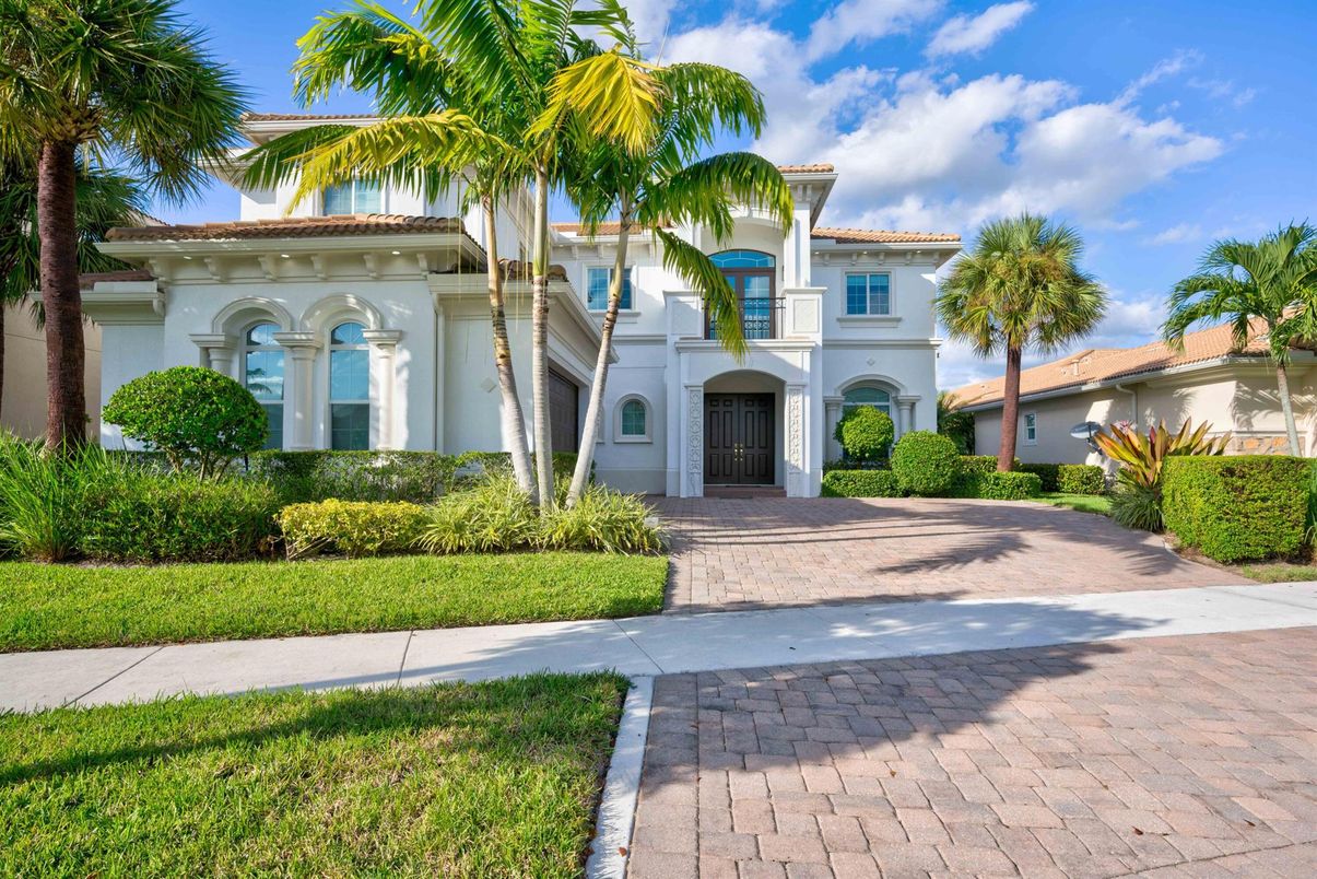 Backyard, Exterior, Facade, Mediterranean