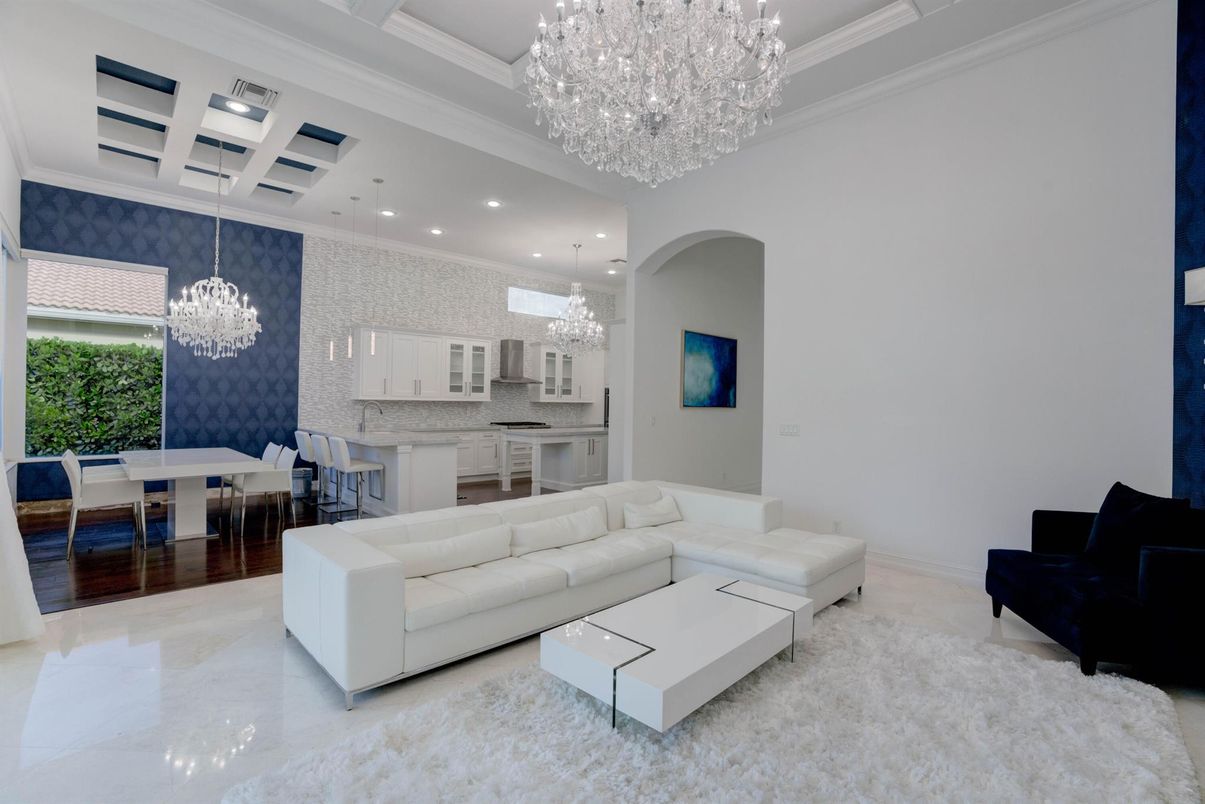 Chandelier, Dining room, Interior, Kitchen, Living room, Recessed Lighting