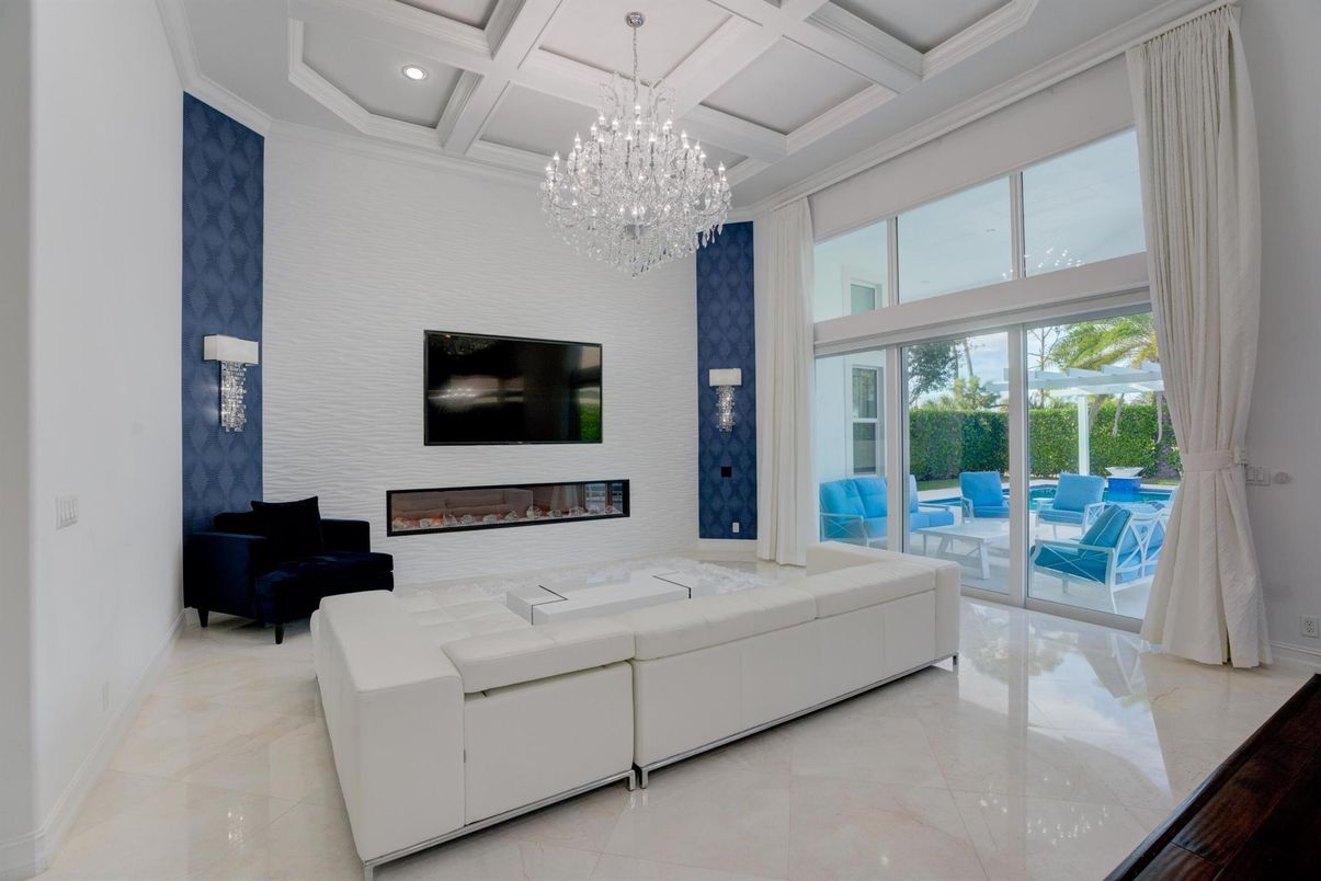 Chandelier, Fireplace, Interior, Living room, Recessed Lighting