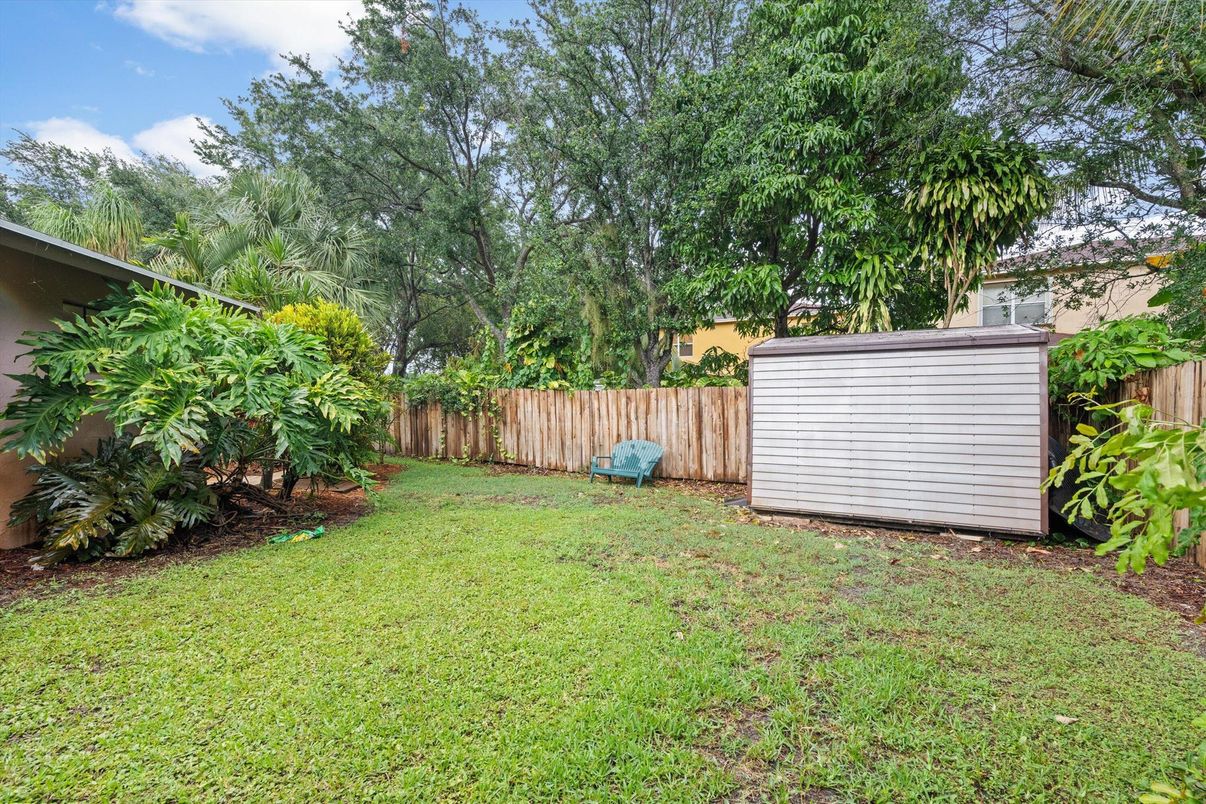 Backyard, Exterior