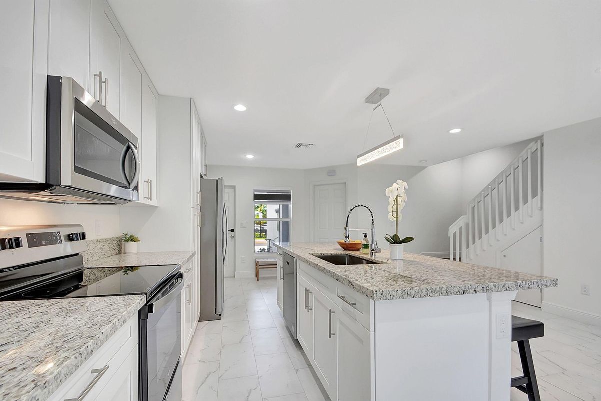 Interior, Kitchen, Marble, Pendant Lights, Recessed Lighting