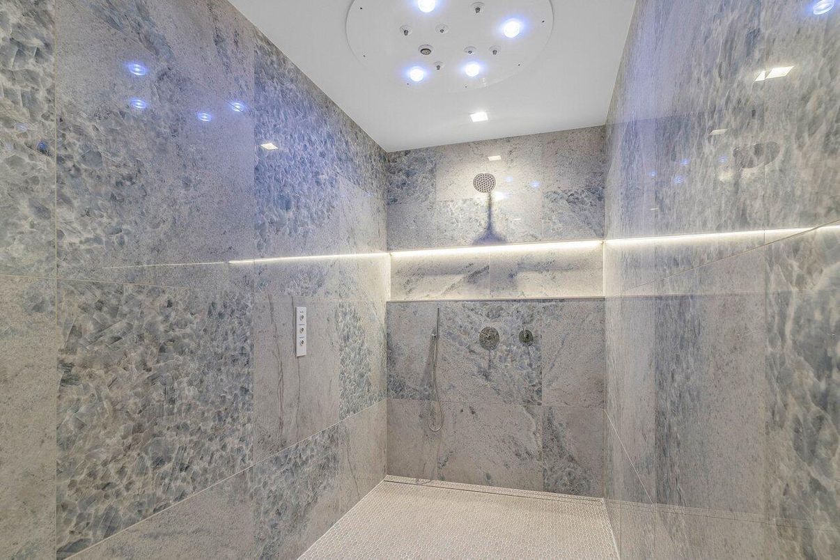 Bathroom, Interior, Recessed Lighting