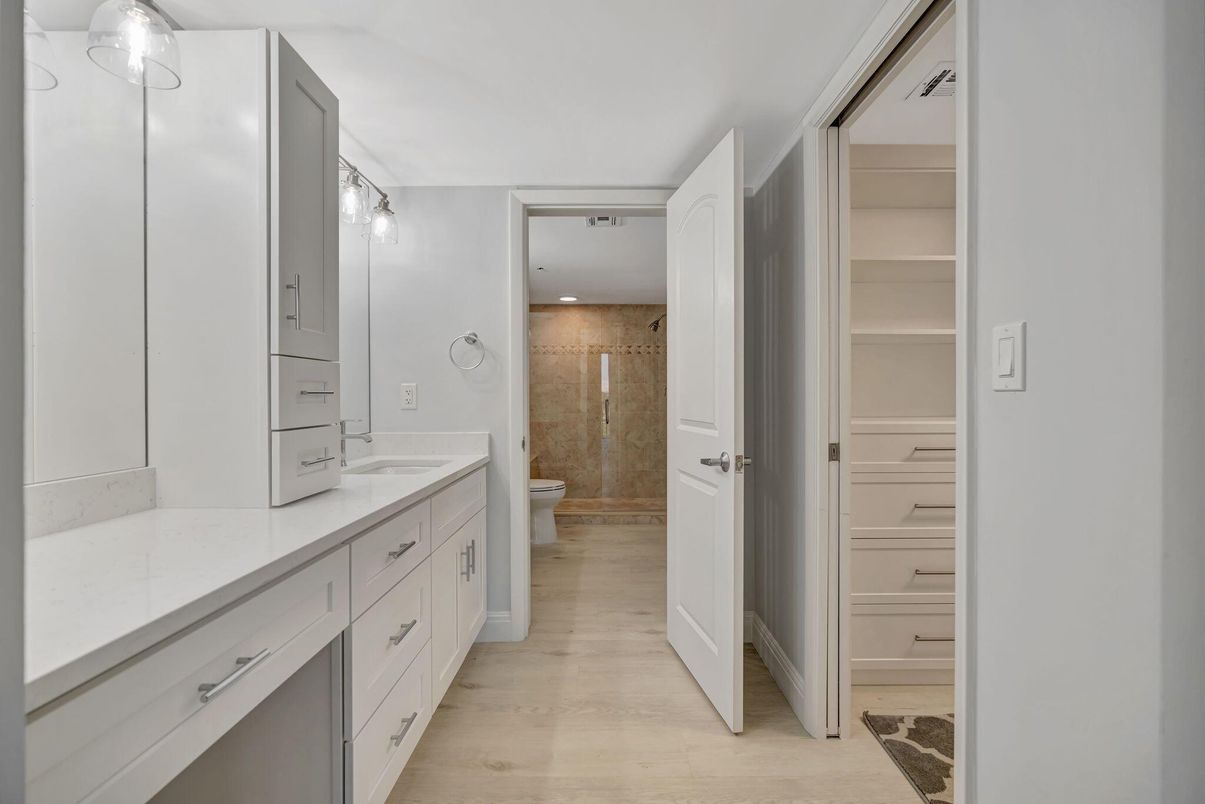 Bathroom, Dual Sink Vanities, Interior, Wood Texture Flooring