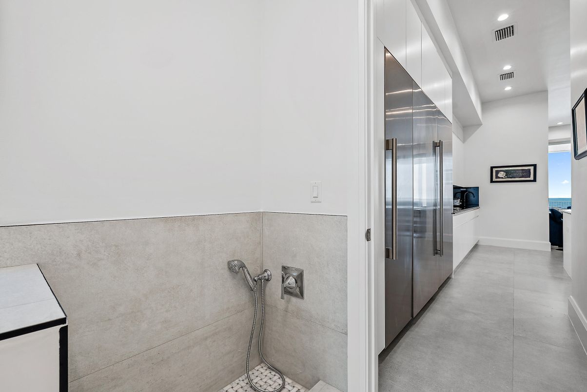 Interior, Recessed Lighting, Stainless Steel Appliances
