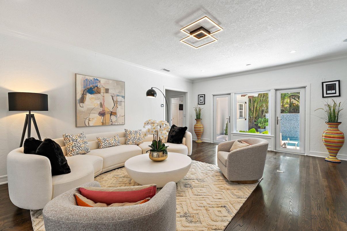 Interior, Living room, Recessed Lighting, Wood Texture Flooring