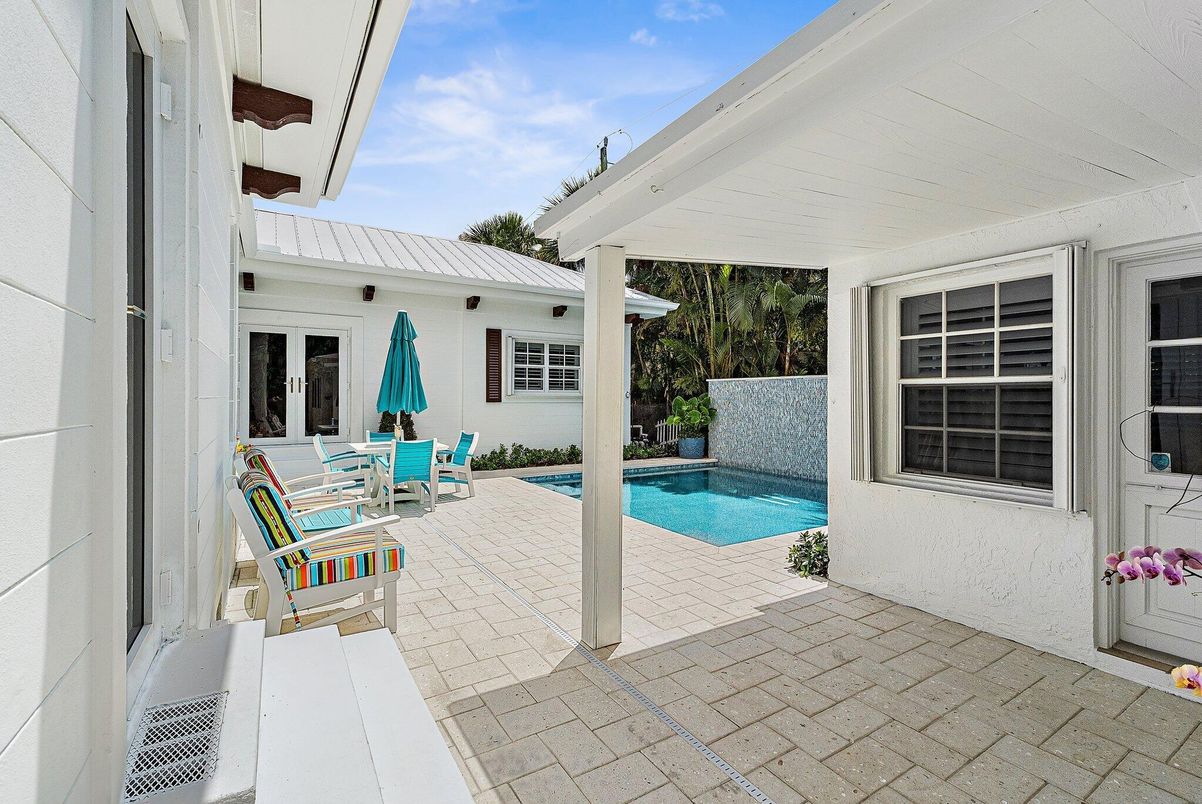 Exterior, Pool