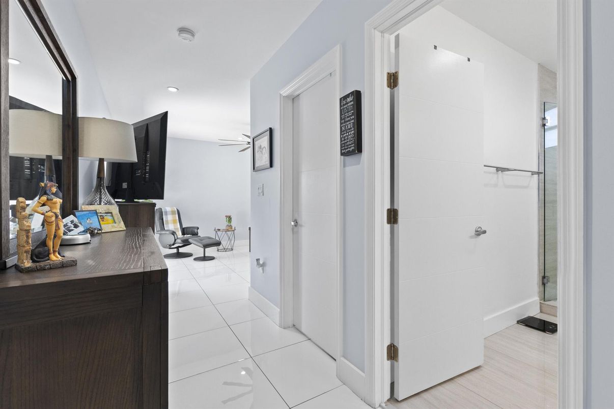 Interior, Recessed Lighting