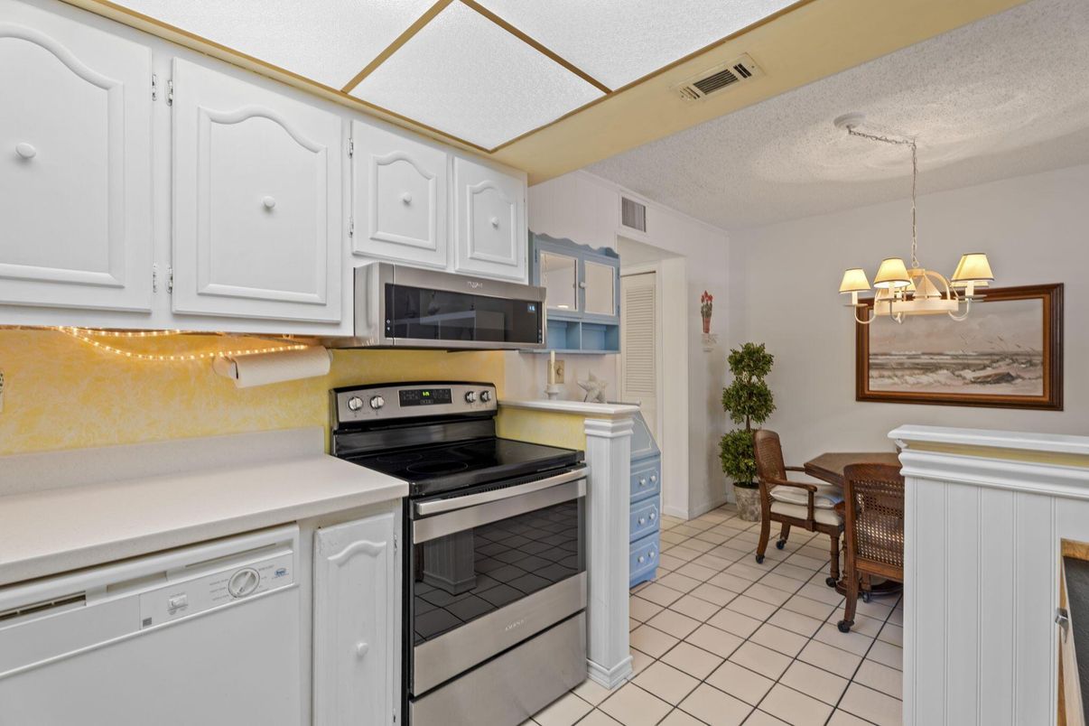 Chandelier, Interior, Kitchen