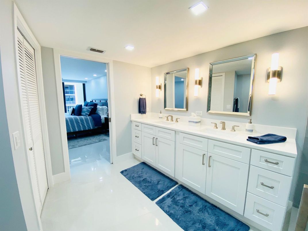 Bathroom, Bedroom, Dual Sink Vanities, Interior, Recessed Lighting