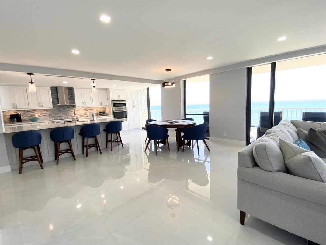 Dining room, Interior, Kitchen, Living room, Pendant Lights, Recessed Lighting, Stainless Steel Appliances, Water