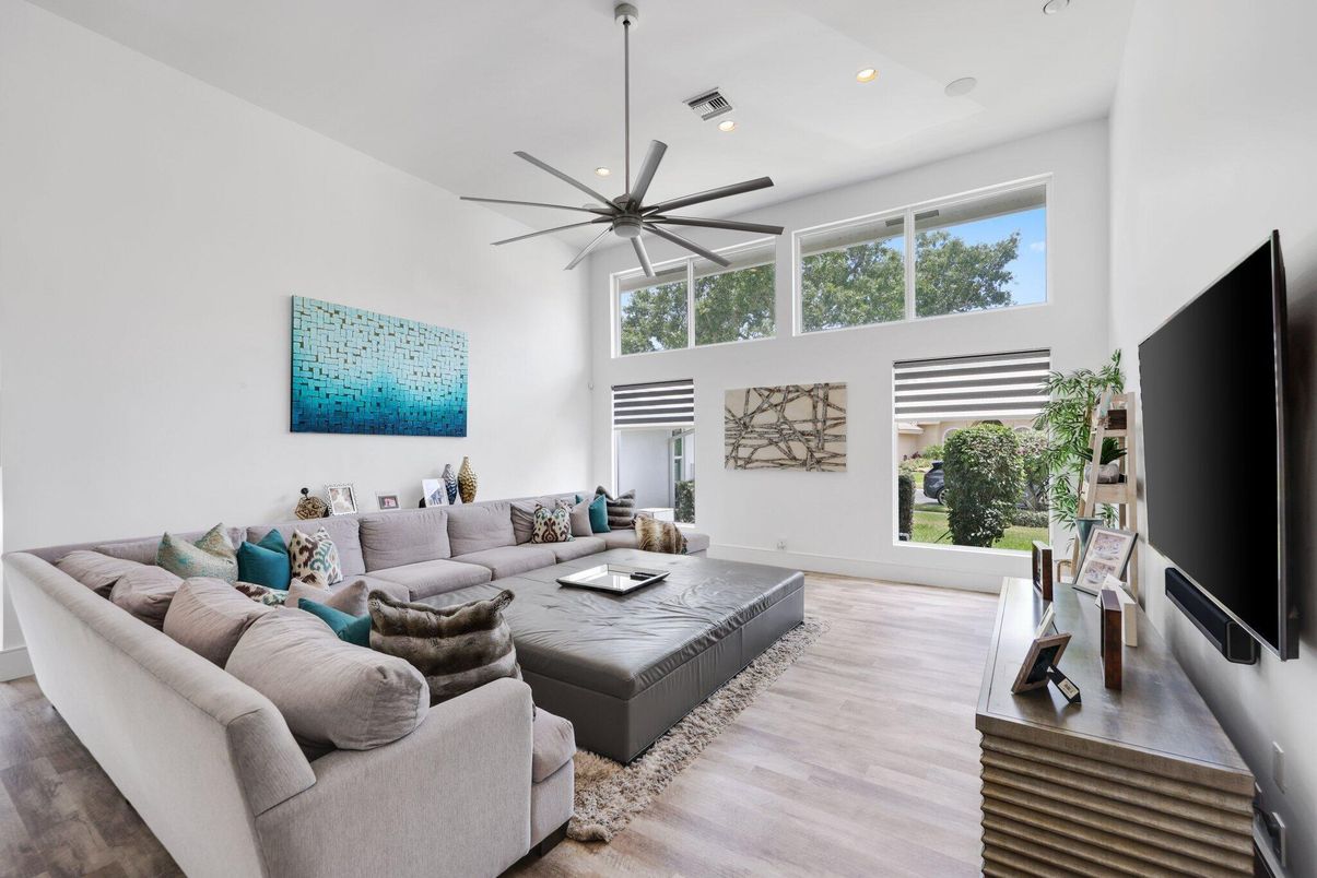 Interior, Living room, Recessed Lighting, Wood Texture Flooring