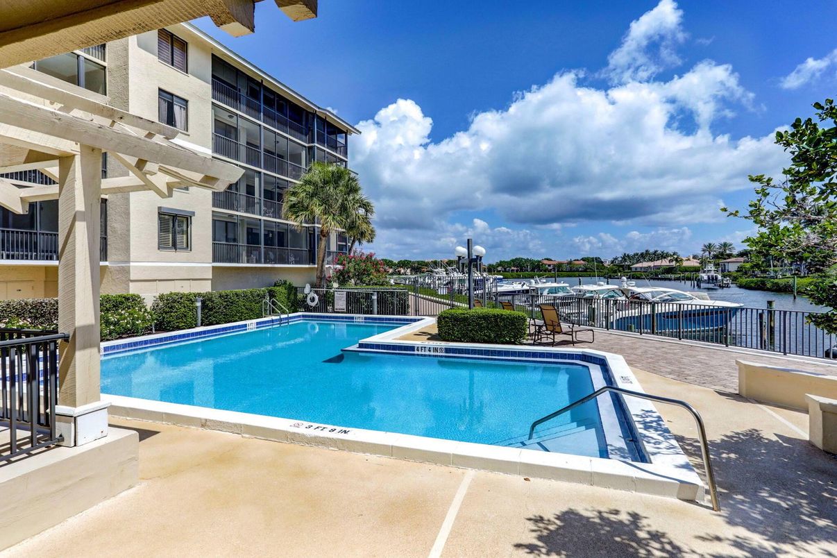 Exterior, Pool, Water