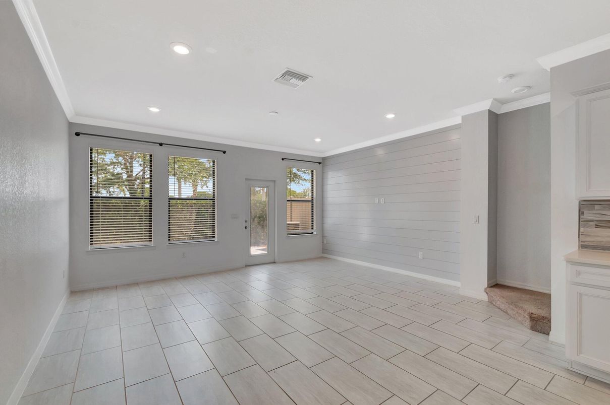 Empty room, Interior, Recessed Lighting