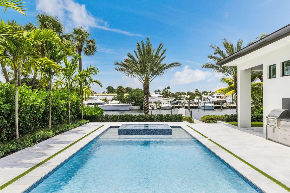 Exterior, Pool, Water
