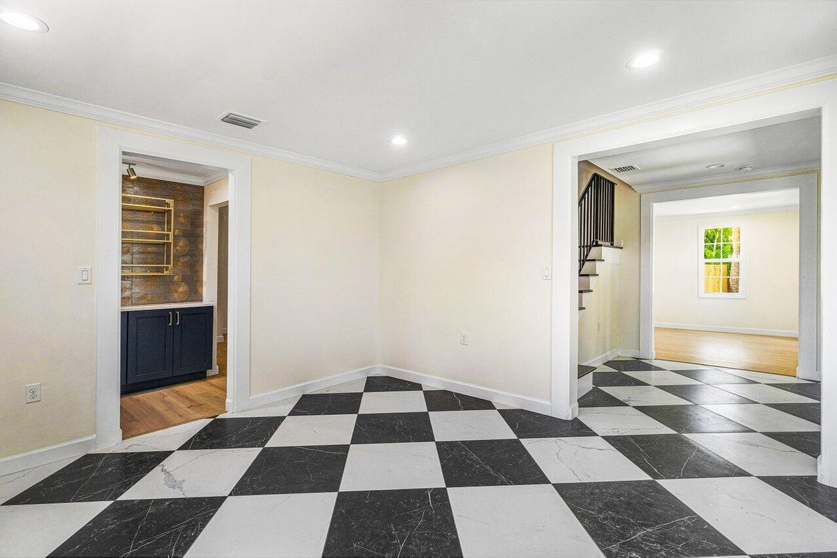 Empty room, Interior, Marble, Recessed Lighting