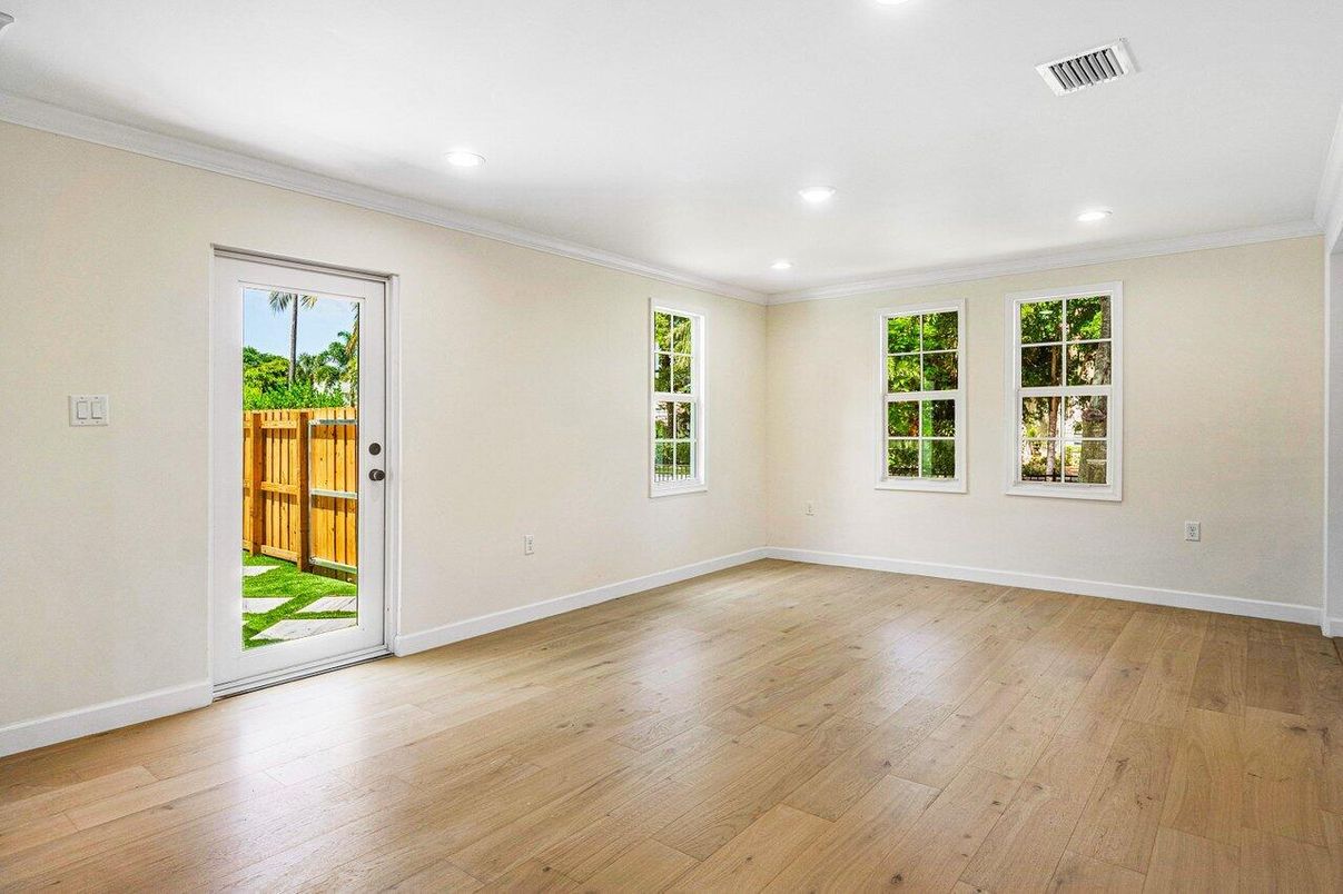 Empty room, Interior, Recessed Lighting, Wood Texture Flooring