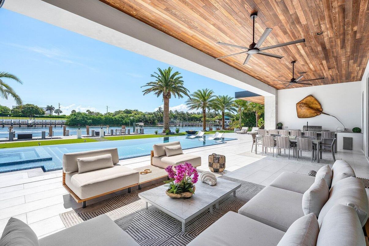 Exterior, Pool, Water