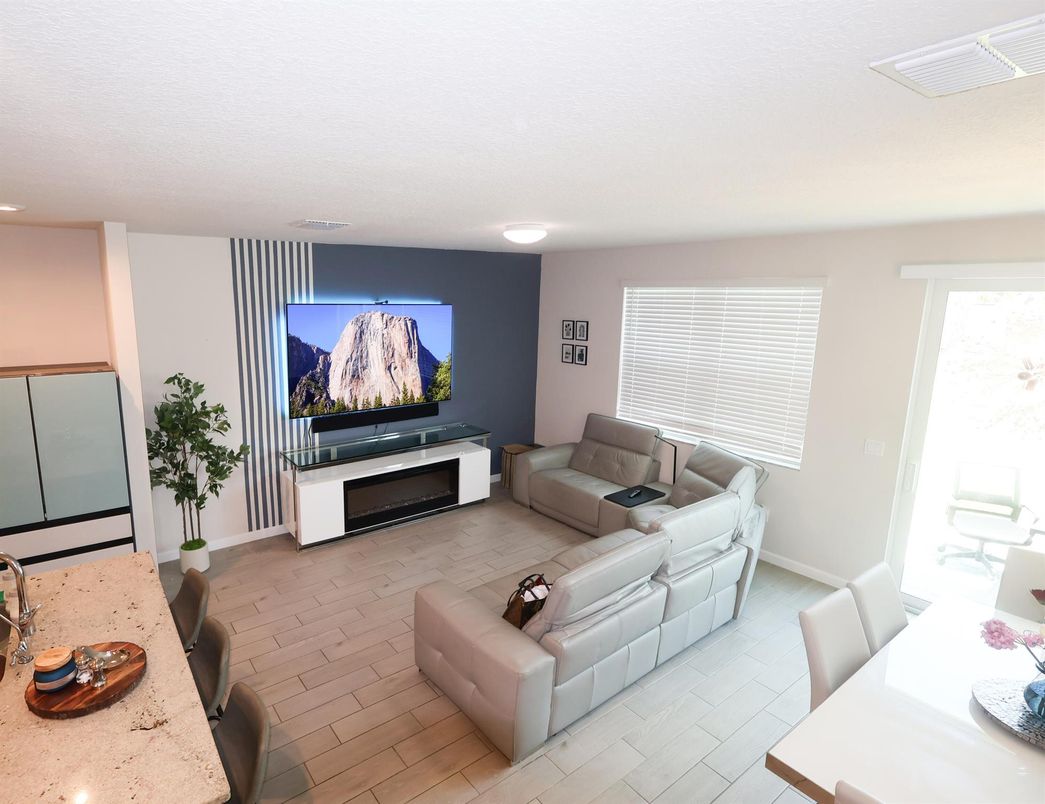 Dining room, Interior, Living room, Projection Screen, Recessed Lighting