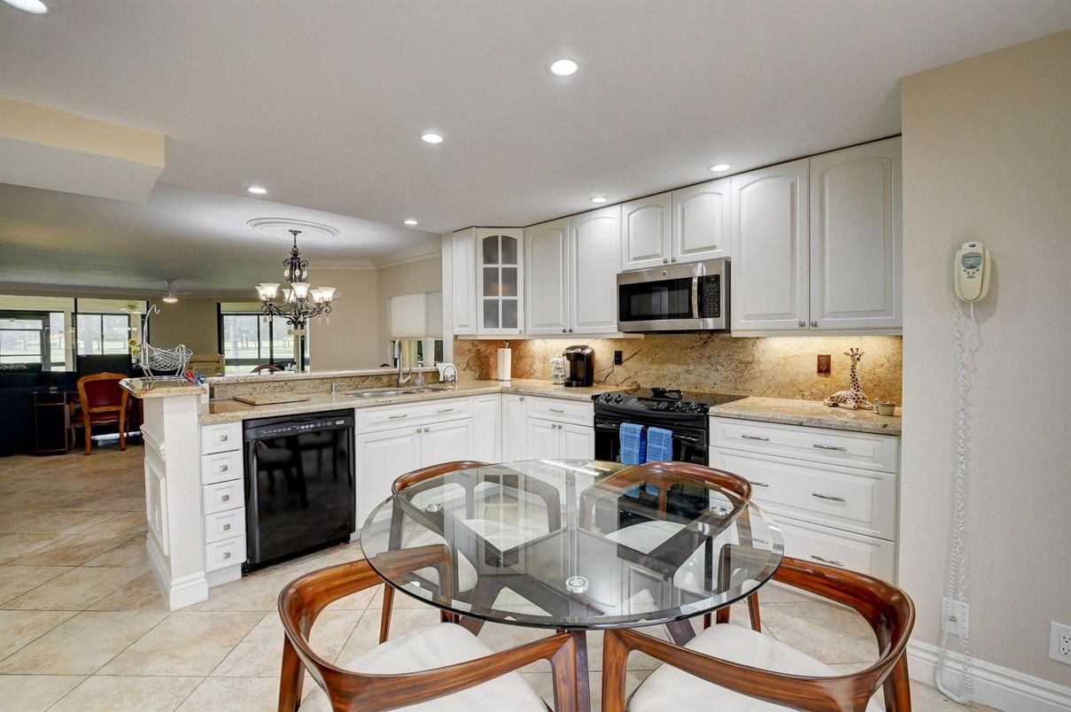 Chandelier, Dining room, Interior, Kitchen, Recessed Lighting