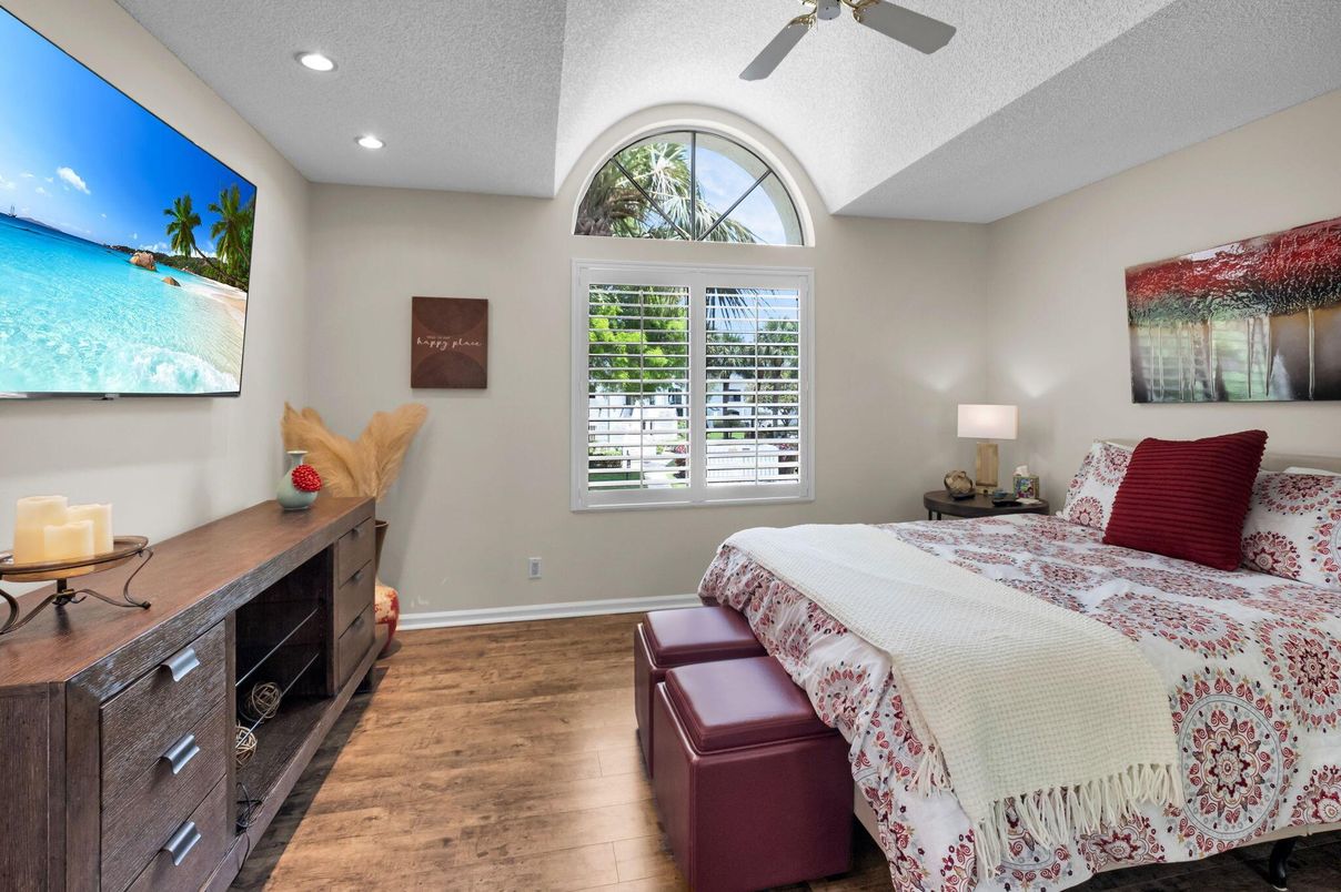 Bedroom, Interior, Recessed Lighting, Wood Texture Flooring