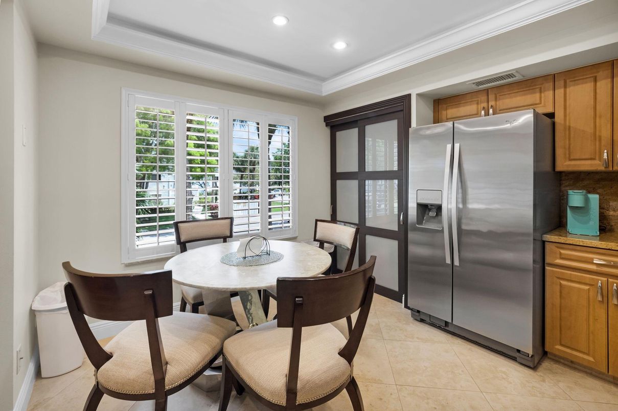 Dining room, Interior, Kitchen, Recessed Lighting, Stainless Steel Appliances