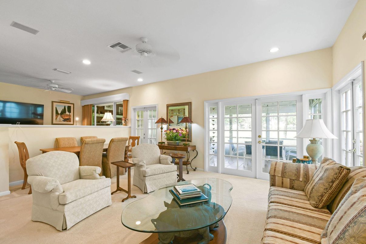 Dining room, Interior, Living room, Recessed Lighting