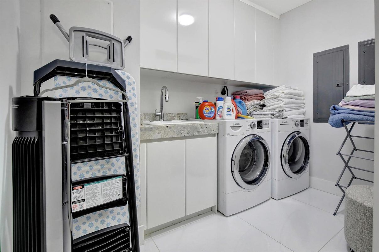 Interior, Washer