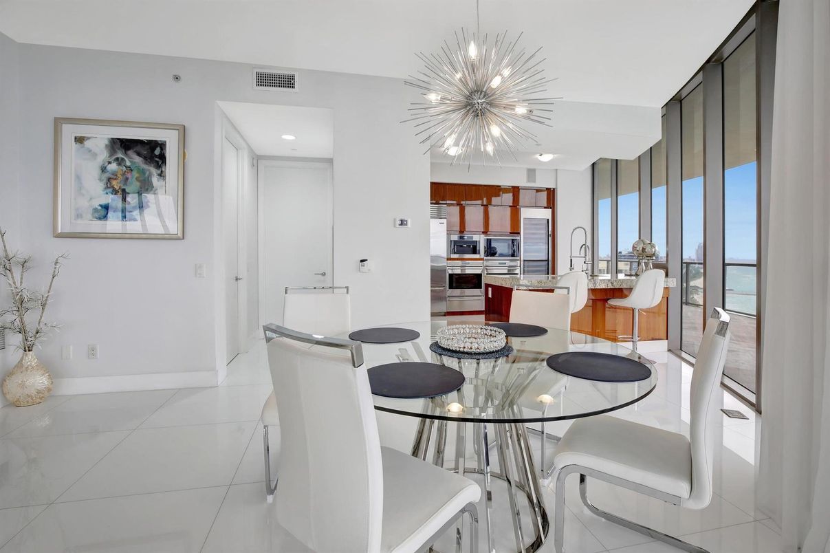 Dining room, Interior, Kitchen, Pendant Lights, Recessed Lighting, Stainless Steel Appliances, Water