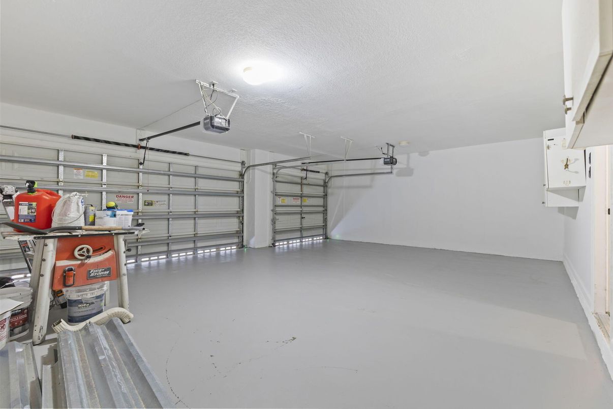 Garage, Interior