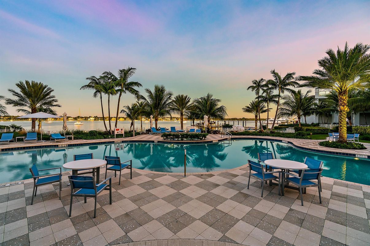 Exterior, Pool, Water