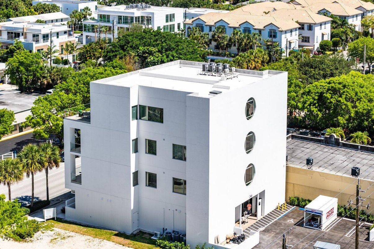 Exterior, Facade, Condo Building