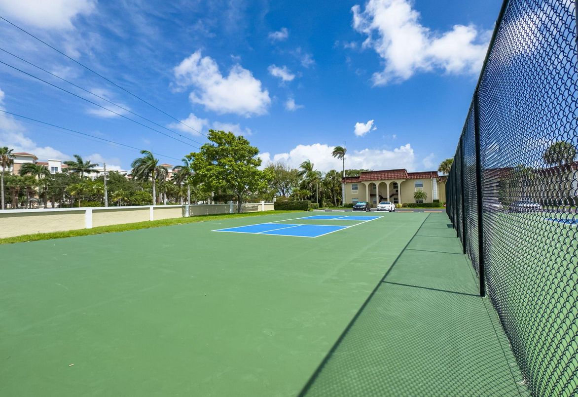 Exterior, Tennis Courts