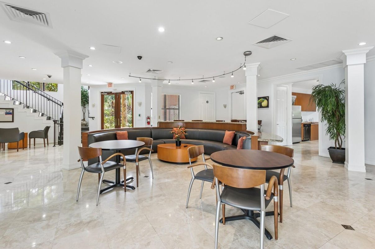 Dining room, Interior, Living room, Recessed Lighting