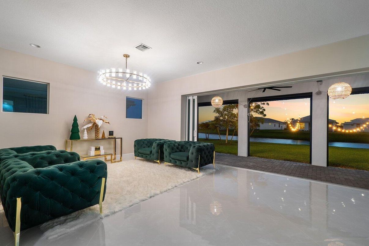 Chandelier, Interior, Recessed Lighting, Water
