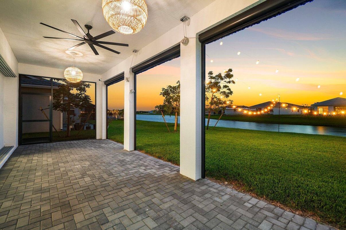 Backyard, Exterior, Sun Room, Water