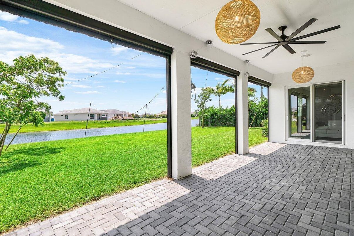 Interior, Sun Room, Water