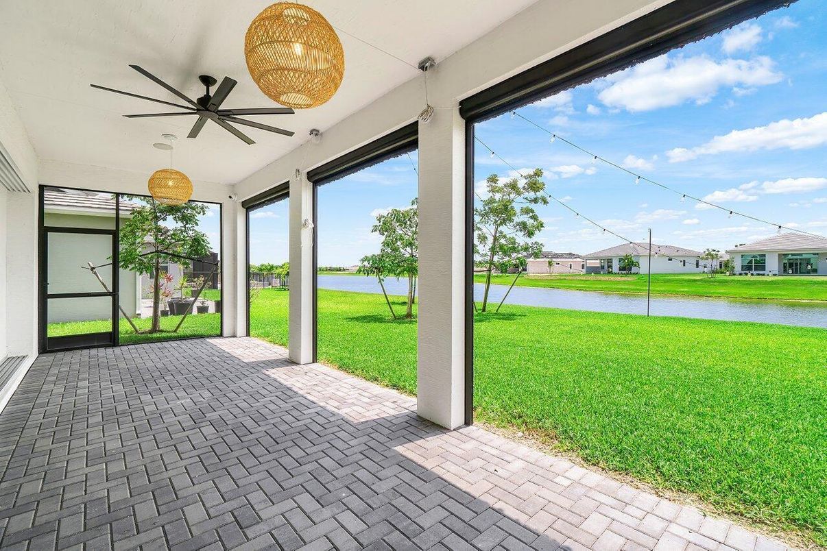 Interior, Sun Room, Water