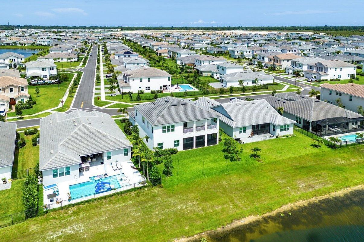Exterior, Drone