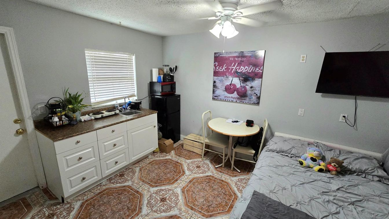Dining room, Interior, Marble