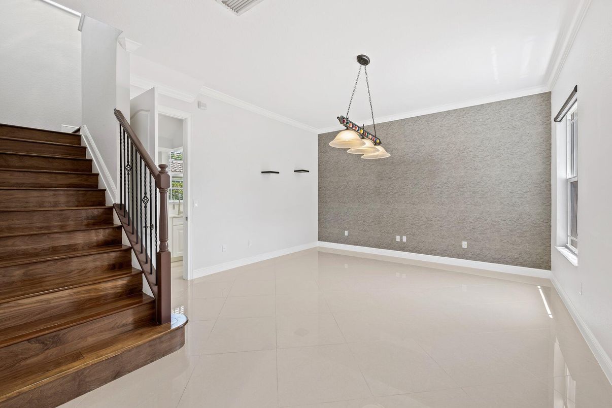 Empty room, Interior, Pendant Lights