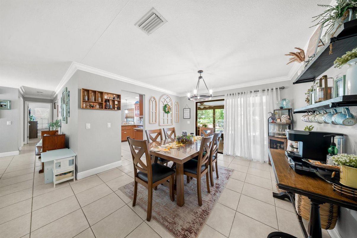 Dining room, Interior, Pendant Lights