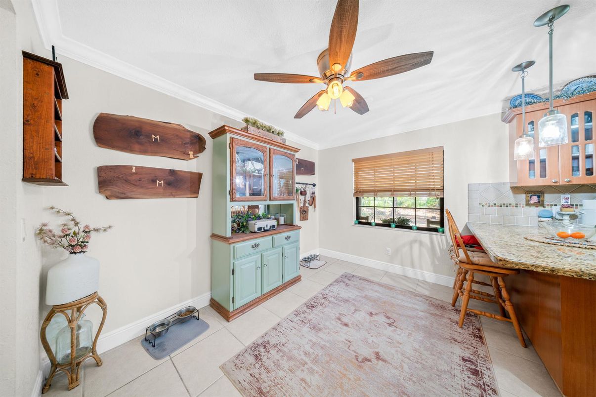 Dining room, Interior