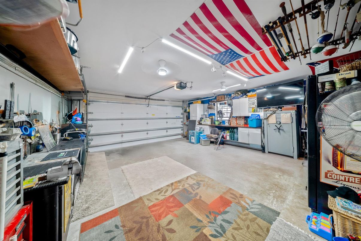 Garage, Interior