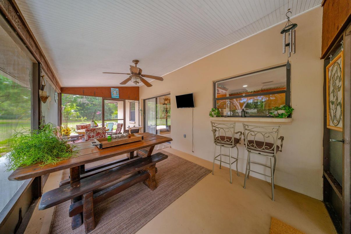 Dining room, Interior