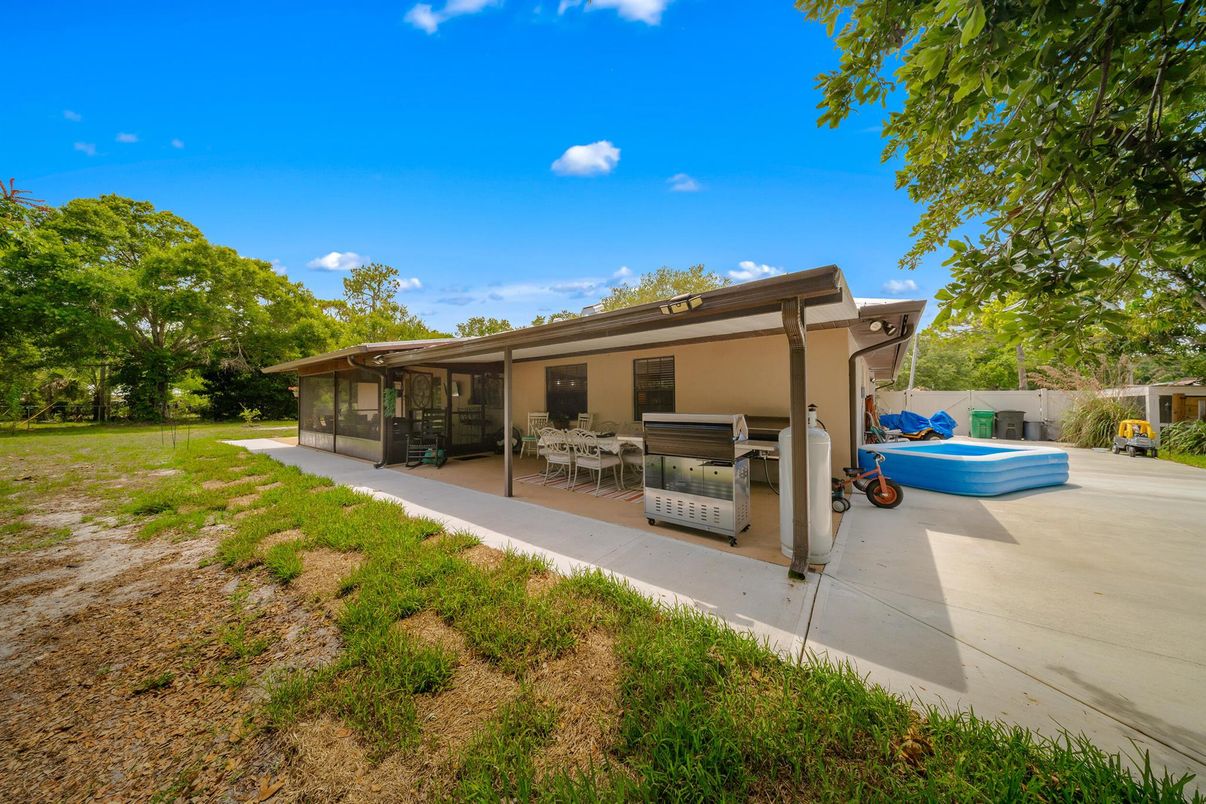 Backyard, Exterior