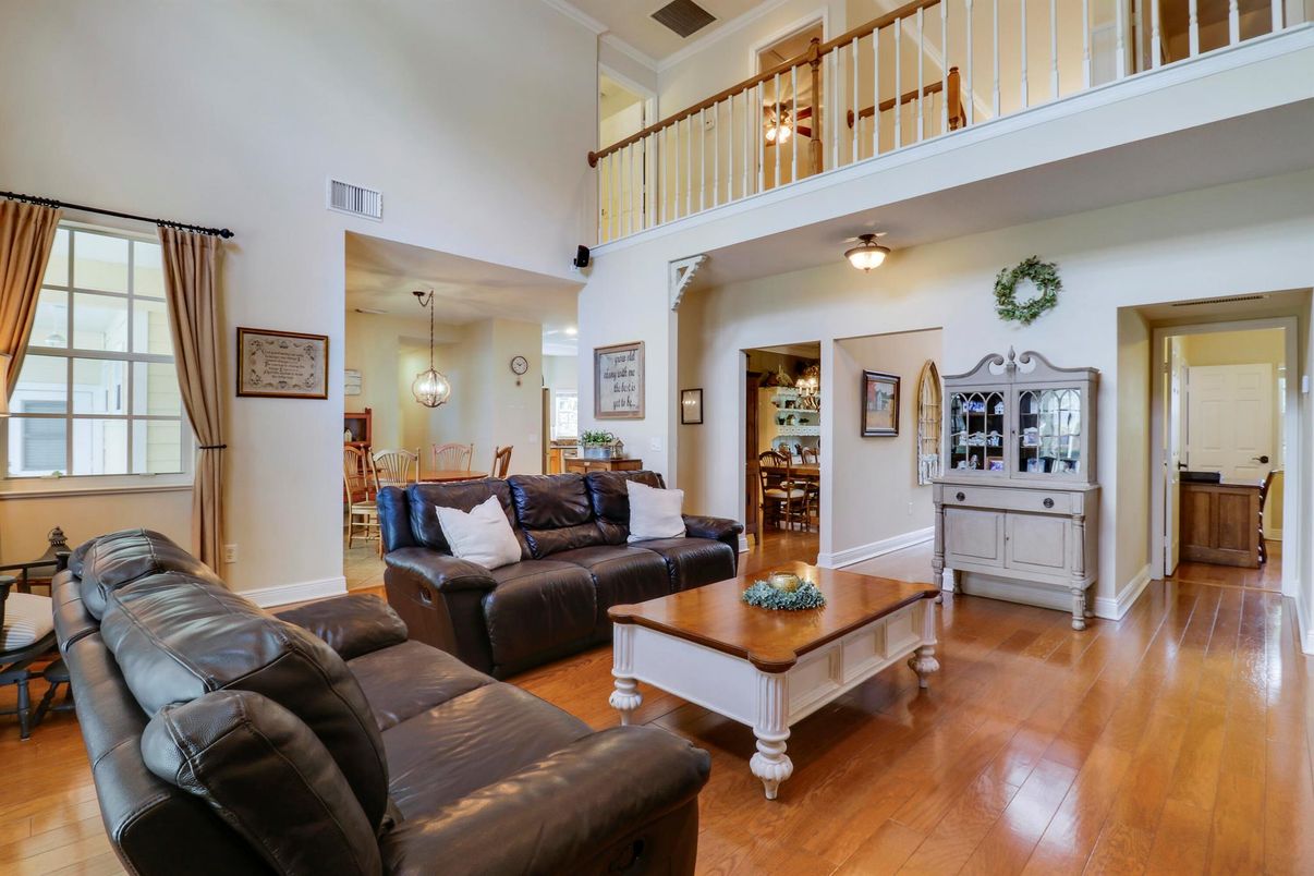 Interior, Living room, Pendant Lights, Wood Texture Flooring