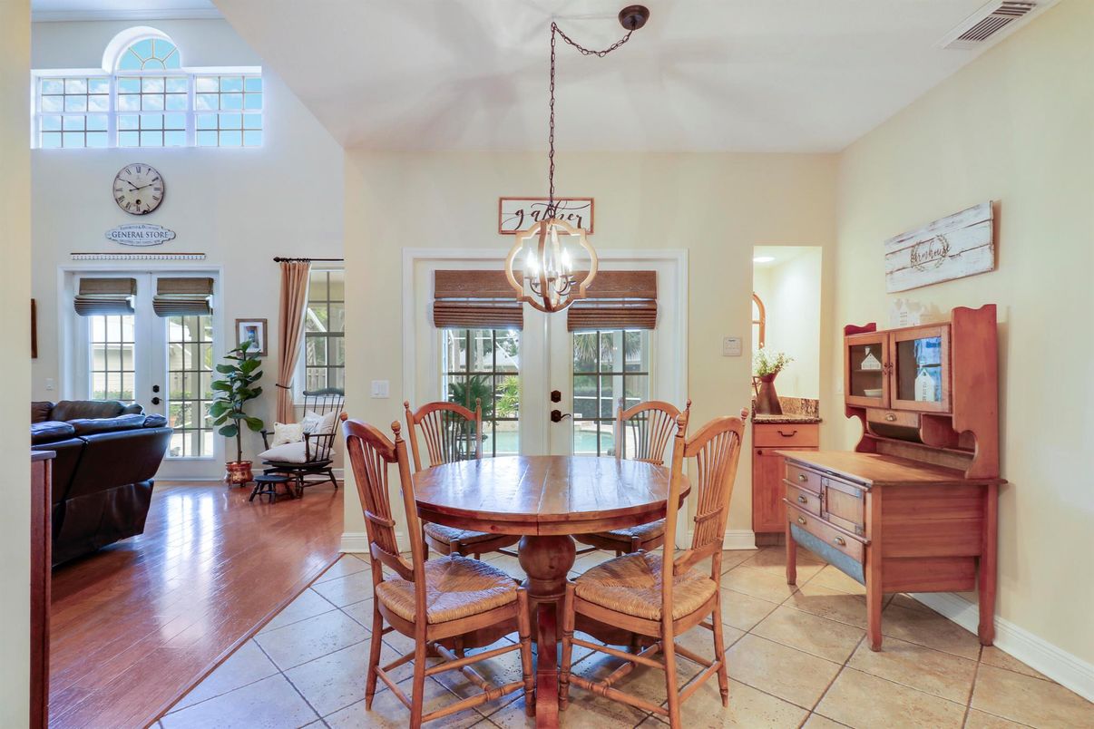 Dining room, Interior, Pendant Lights
